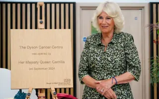 Her Majesty Queen Camilla at the Dyson Cancer Centre at the Royal United Hospitals in Bath (UK).