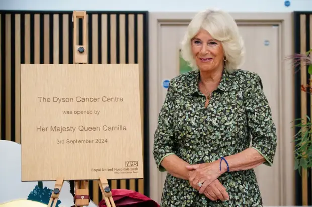 Her Majesty Queen Camilla at the Dyson Cancer Centre at the Royal United Hospitals in Bath (UK).